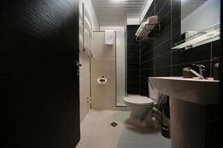Отель Continental Hotel Кутаиси Двухместный номер с 1 кроватью-7